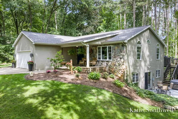 $549,900 | 13569 Missy's Way, Lowell, MI 49331