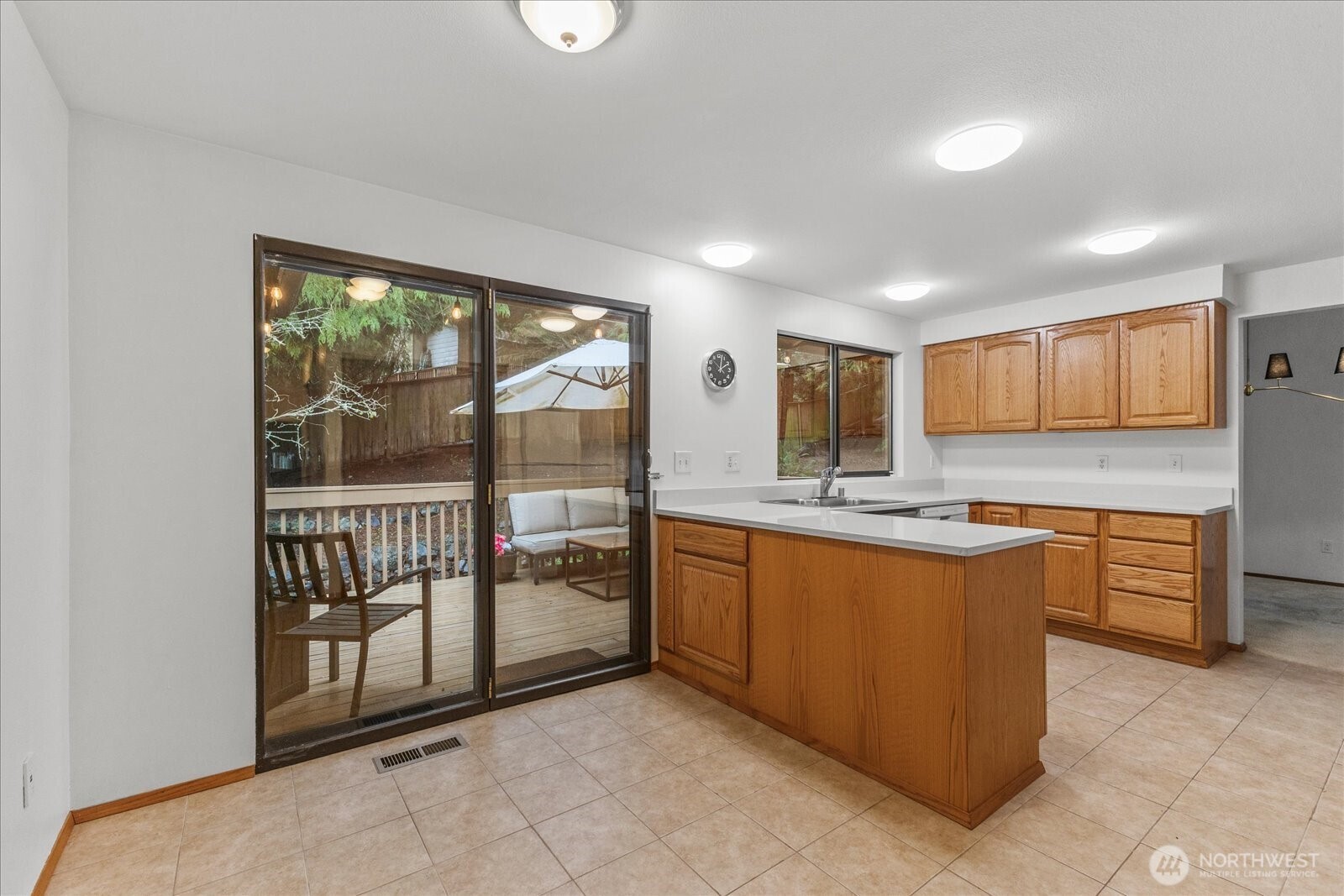 8201 181st Place Southwest Edmonds, WA 98026 - Photo 12 of 39