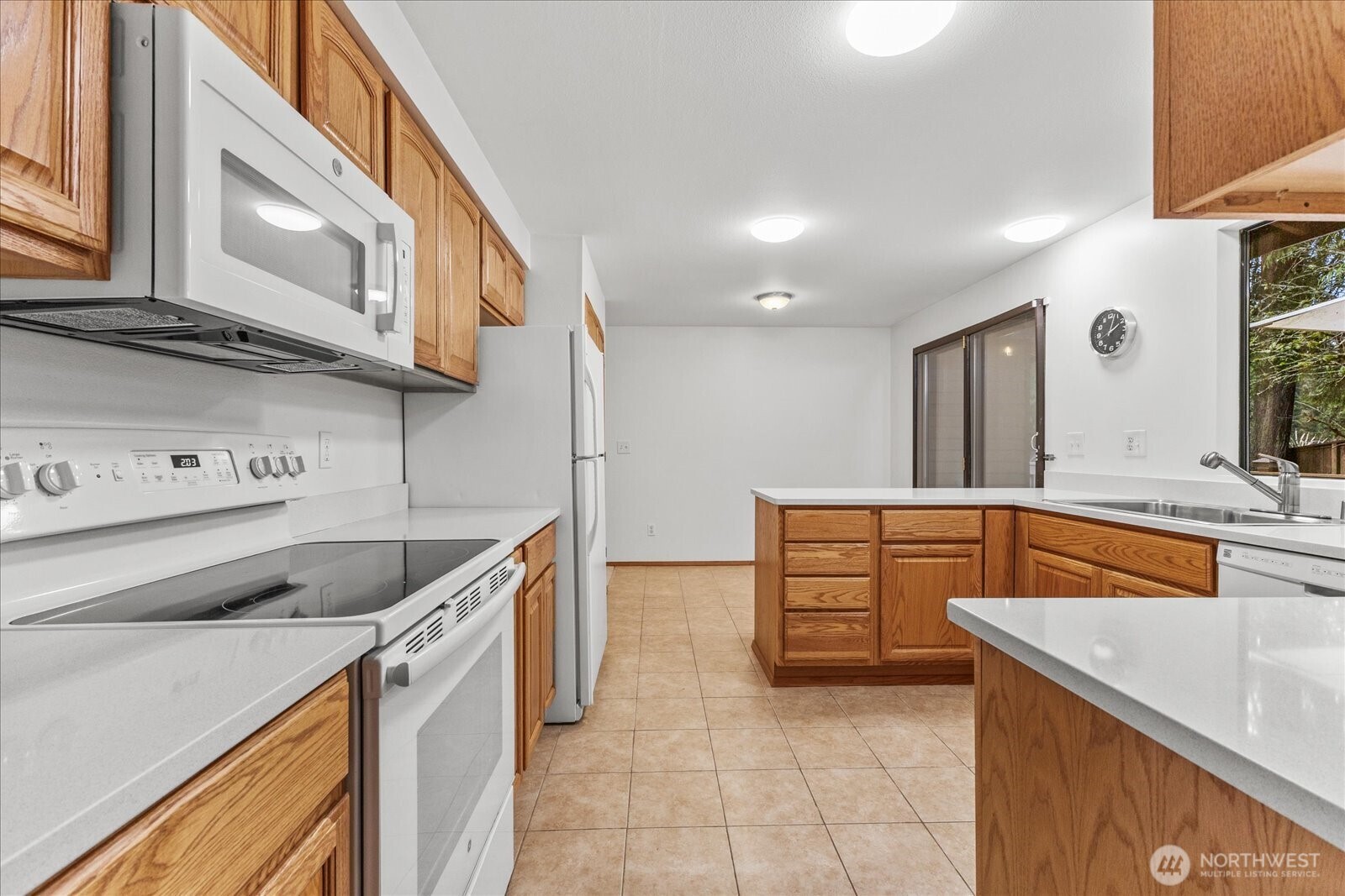 8201 181st Place Southwest Edmonds, WA 98026 - Photo 15 of 39