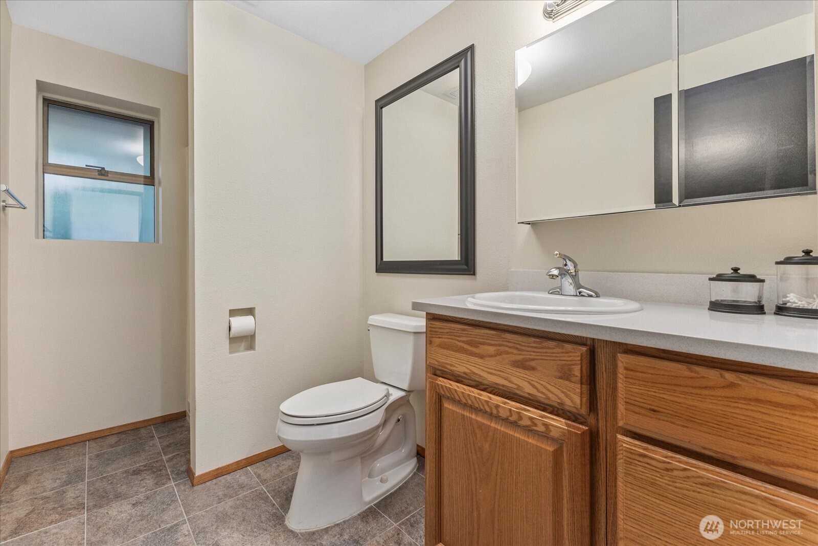 8201 181st Place Southwest Edmonds, WA 98026 - Photo 22 of 39