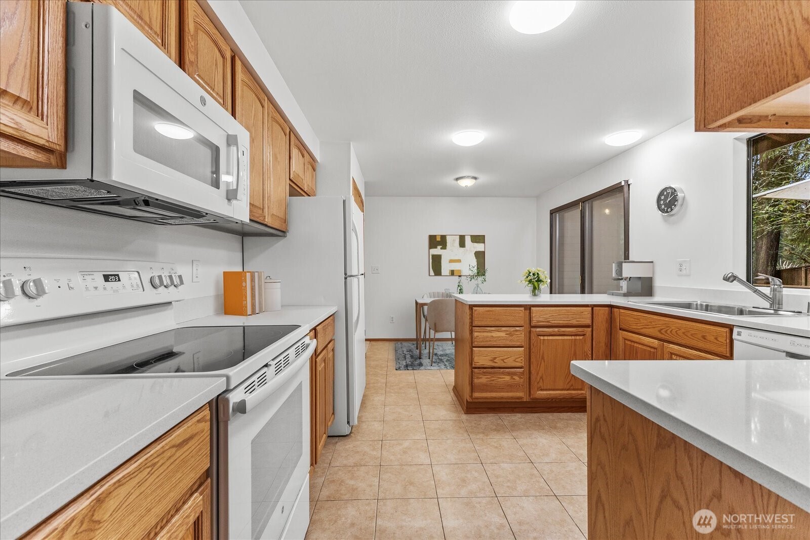 8201 181st Place Southwest Edmonds, WA 98026 - Photo 6 of 39