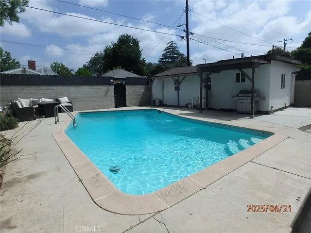 $1,050,000 | 17457 Covello Street, Van Nuys, CA 91406