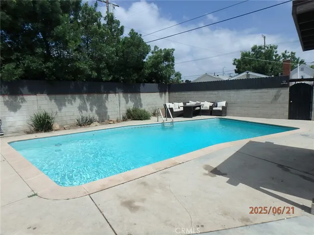 $1,050,000 | 17457 Covello Street, Van Nuys, CA 91406