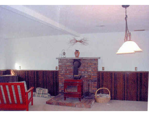 34 Whiting Road Oxford, MA 01540 - Photo 4 of 6
