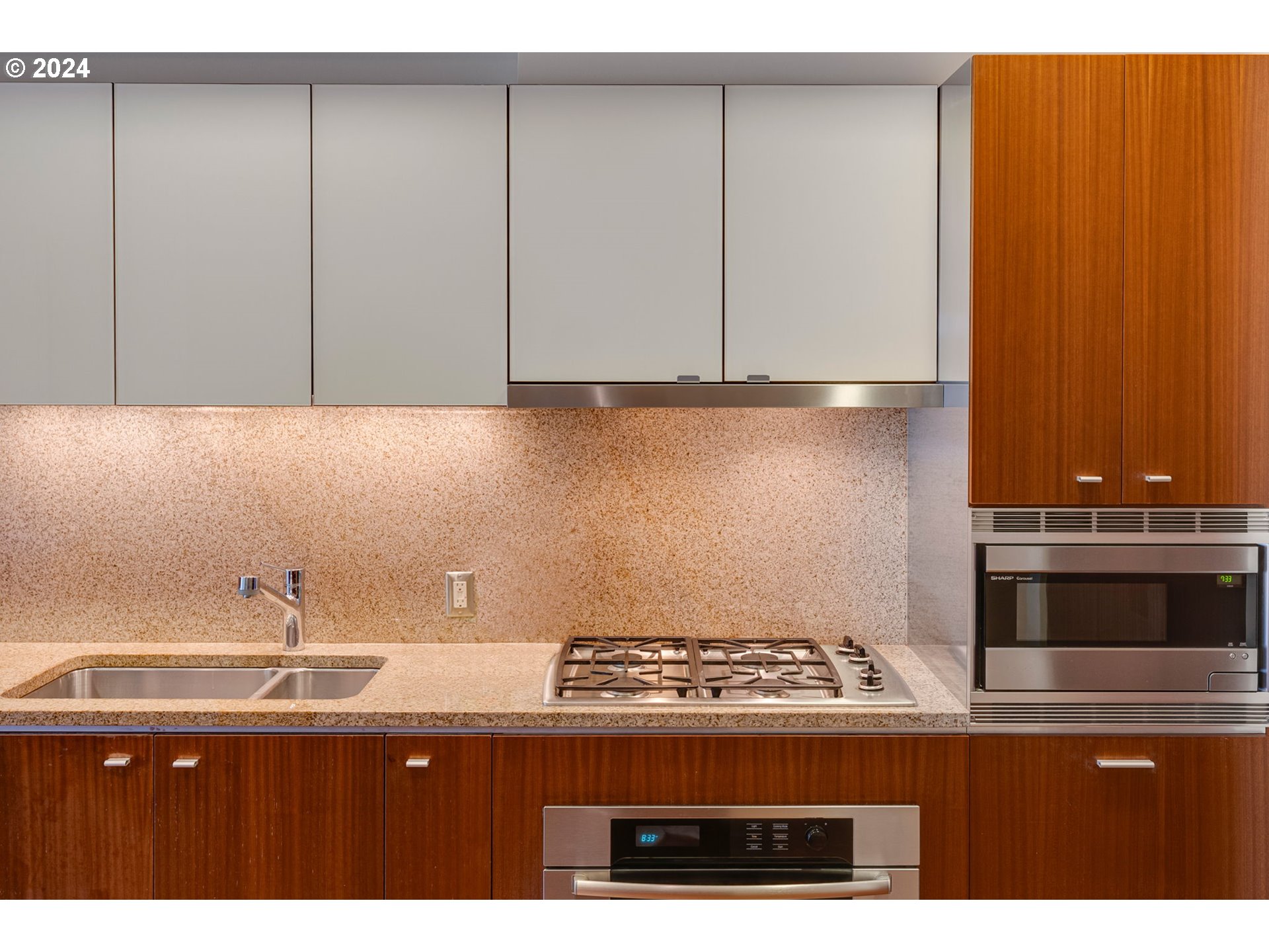 841 Southwest Gaines Street, Unit 329 Portland, OR 97239 - Photo 12 of 35 Gallery Image 12