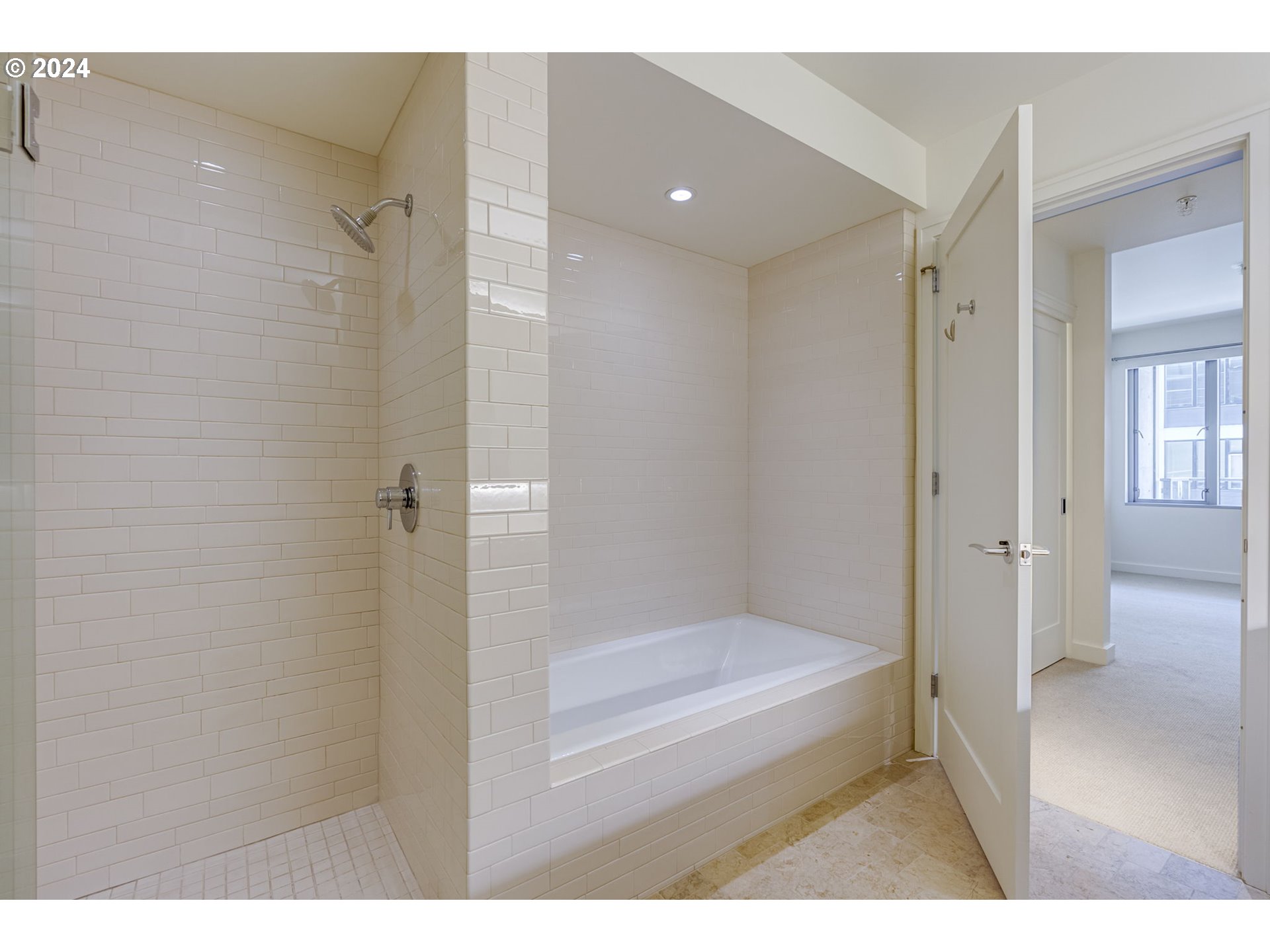 841 Southwest Gaines Street, Unit 329 Portland, OR 97239 - Photo 24 of 35 Owner's Suite Bathroom