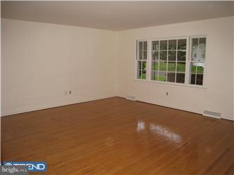 57 Bright Road Hatboro, PA 19040 - Photo 3 of 12 Living Room