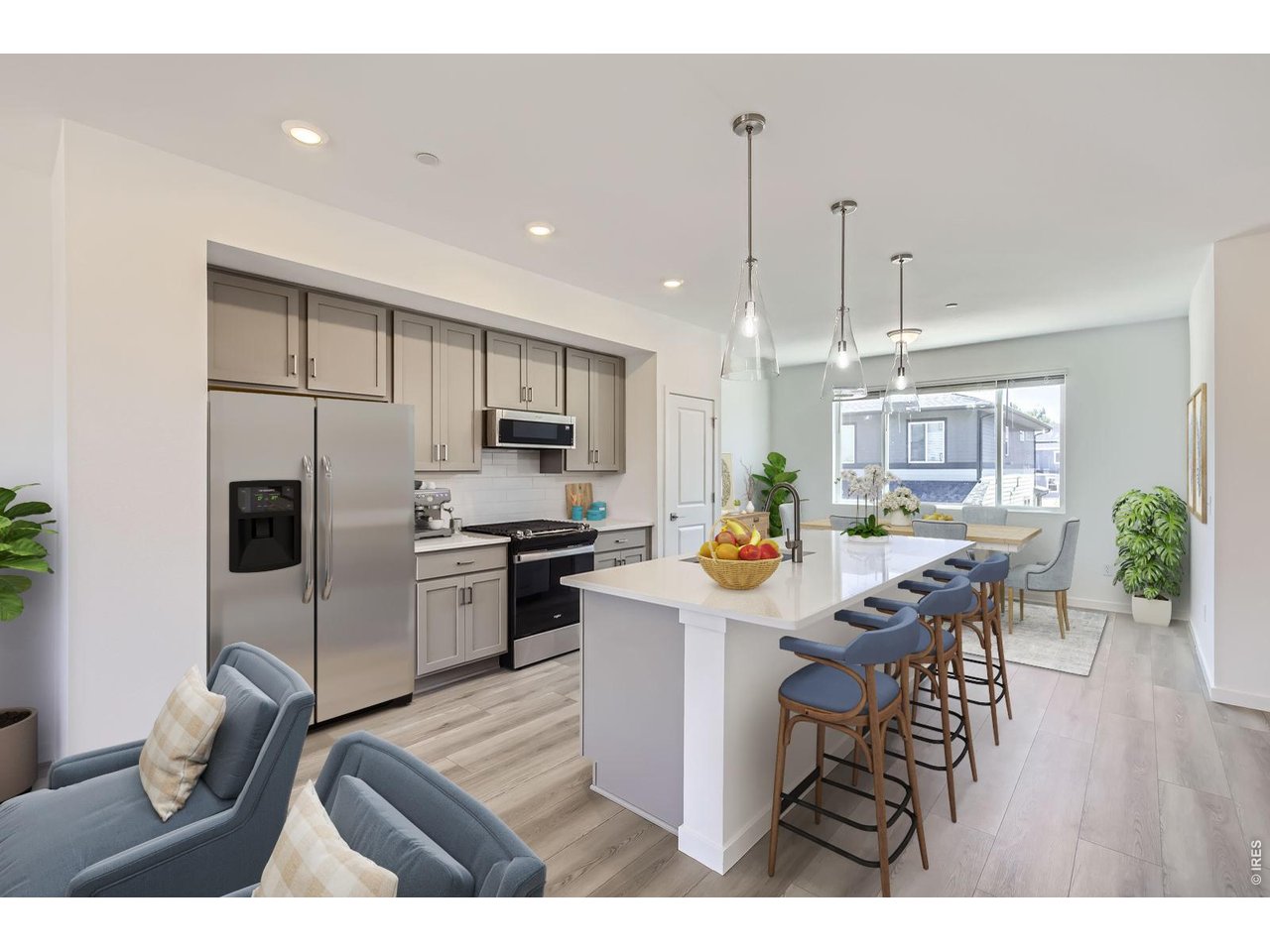 Soft-close cabinetry, gas cooking and quartz countertops