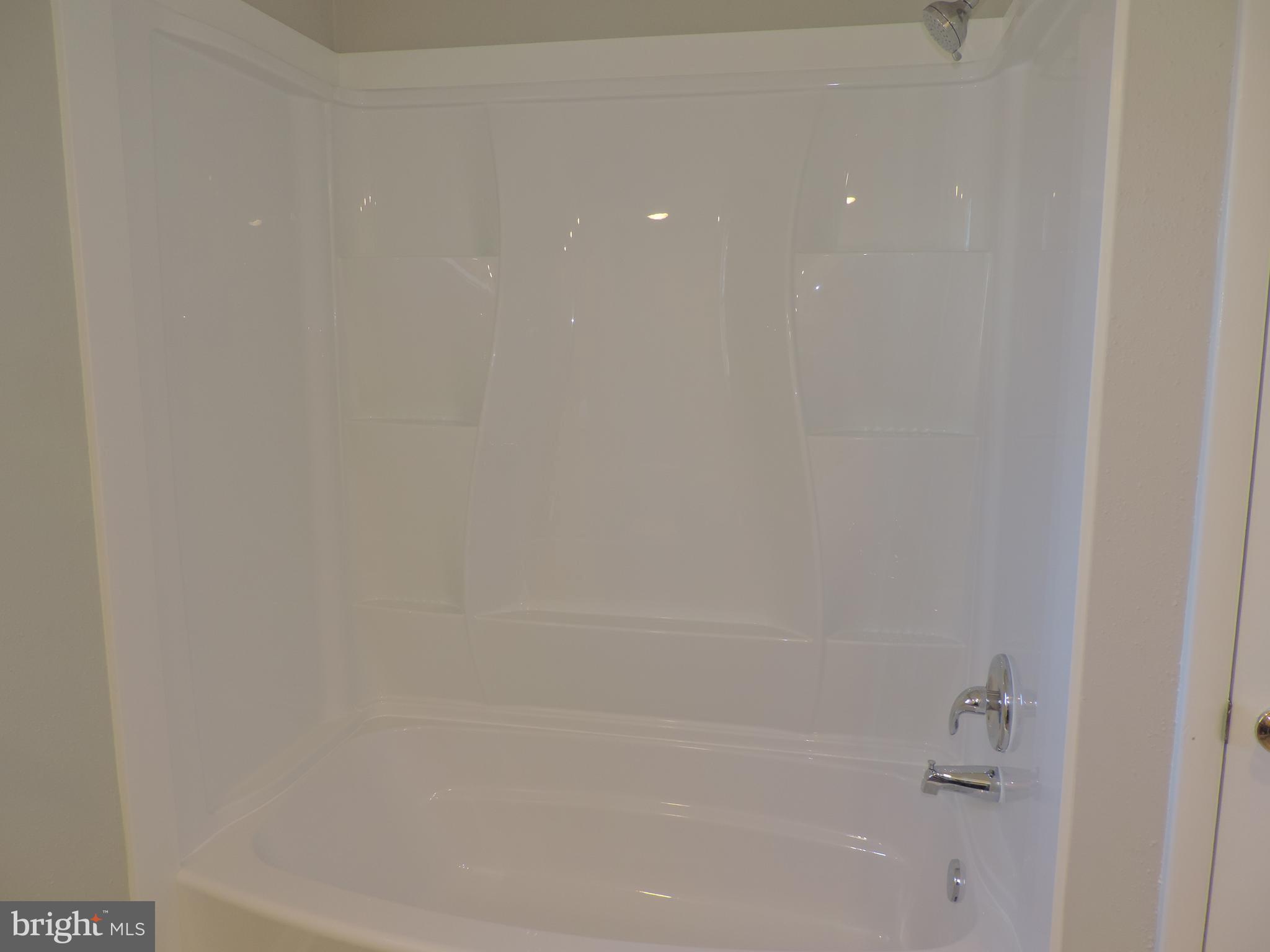 1414 Perryman Road Aberdeen, MD 21001 - Photo 17 of 28 New tub and surround