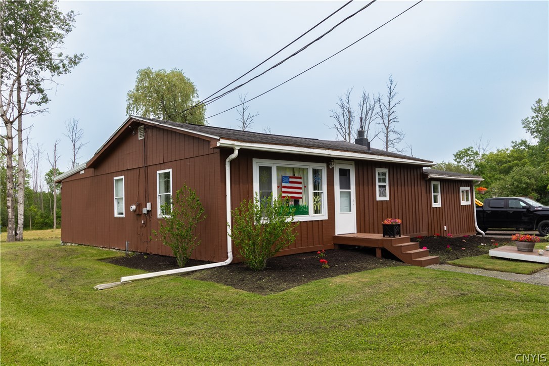 9576 Black Creek Road Clay, NY 13029 - Photo 13 of 47