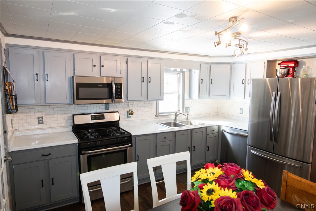 9576 Black Creek Road Clay, NY 13029 - Photo 14 of 47