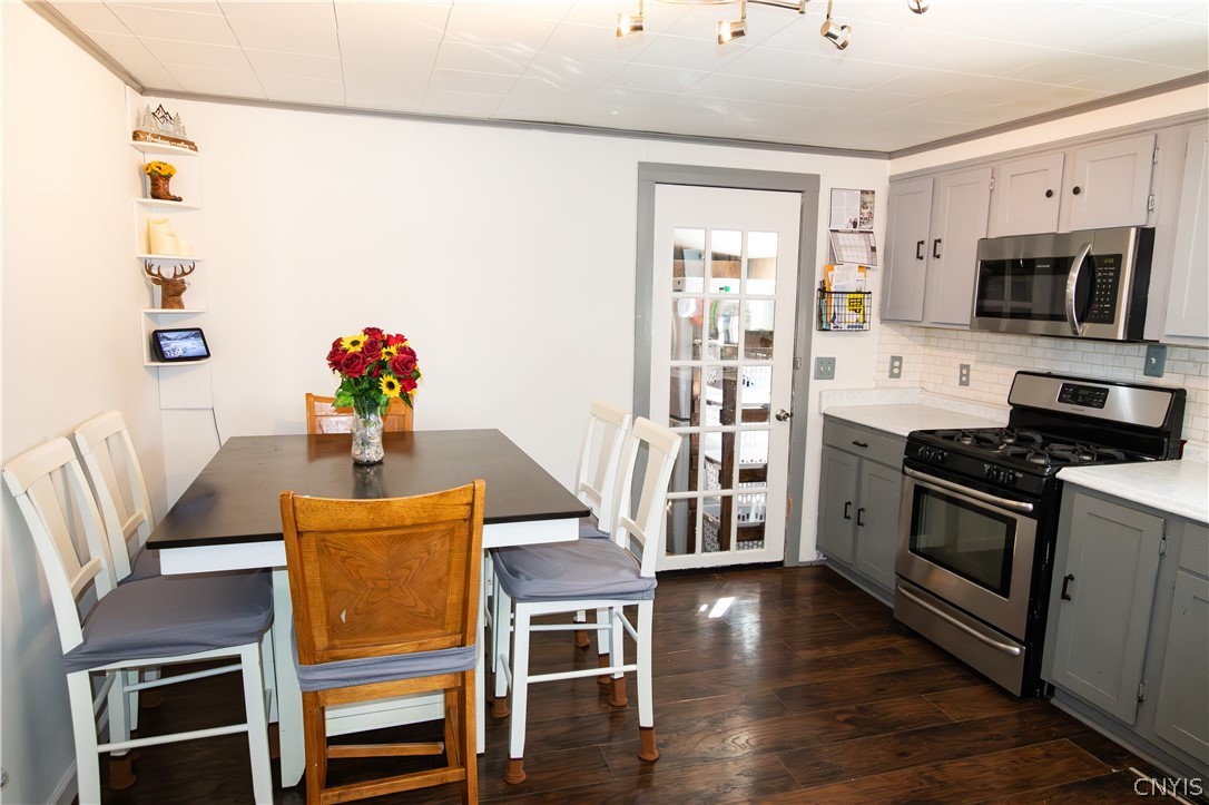 9576 Black Creek Road Clay, NY 13029 - Photo 15 of 47