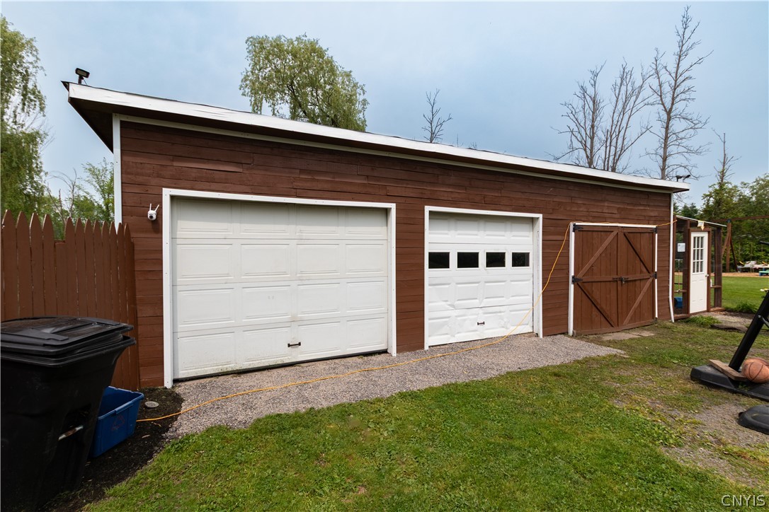 9576 Black Creek Road Clay, NY 13029 - Photo 29 of 47