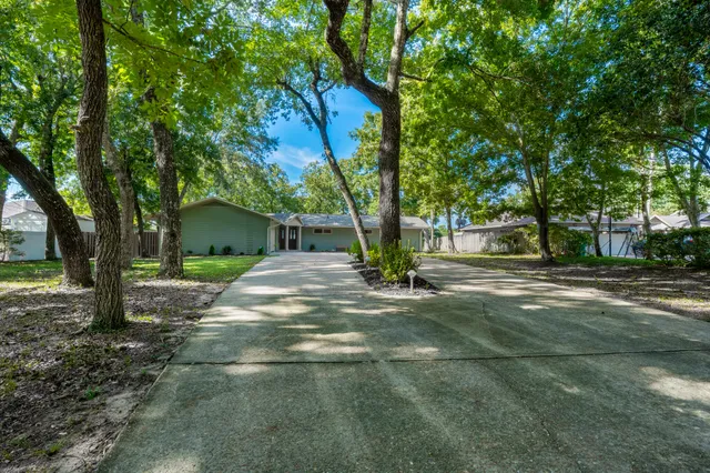 $1,348,000 | 1013 Lake Drive, Niceville, FL 32578