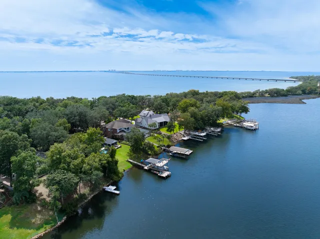 $1,348,000 | 1013 Lake Drive, Niceville, FL 32578