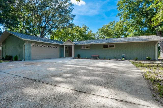 $1,348,000 | 1013 Lake Drive, Niceville, FL 32578