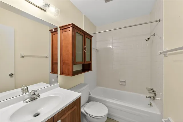 $149,900 | 2560 Golf Course Drive, Unit 507, Sarasota, FL 34234