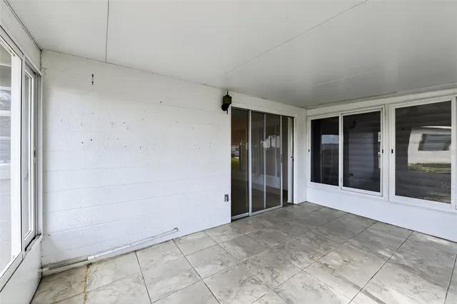 $149,900 | 2560 Golf Course Drive, Unit 507, Sarasota, FL 34234