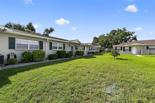 $149,900 | 2560 Golf Course Drive, Unit 507, Sarasota, FL 34234