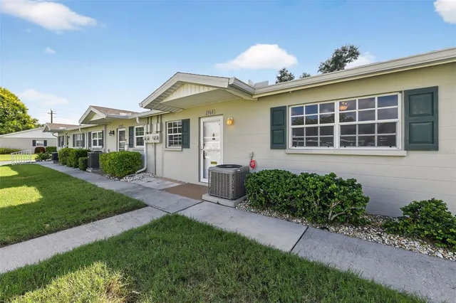 $149,900 | 2560 Golf Course Drive, Unit 507, Sarasota, FL 34234