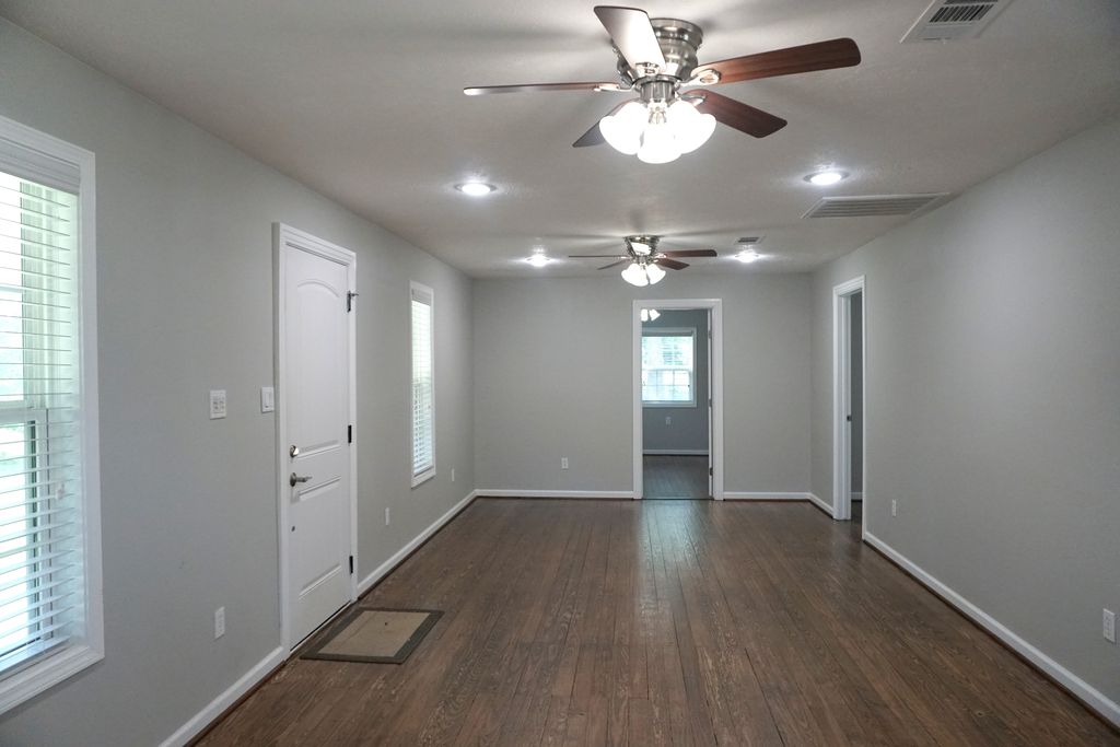 2329 North Berlin Road Brenham, TX 77833 - Photo 3 of 29 Gallery Image 3