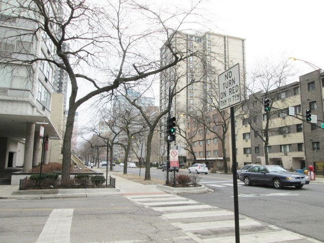 5801 North Sheridan Road, Unit 12E Chicago, IL 60660 - Photo 3 of 18