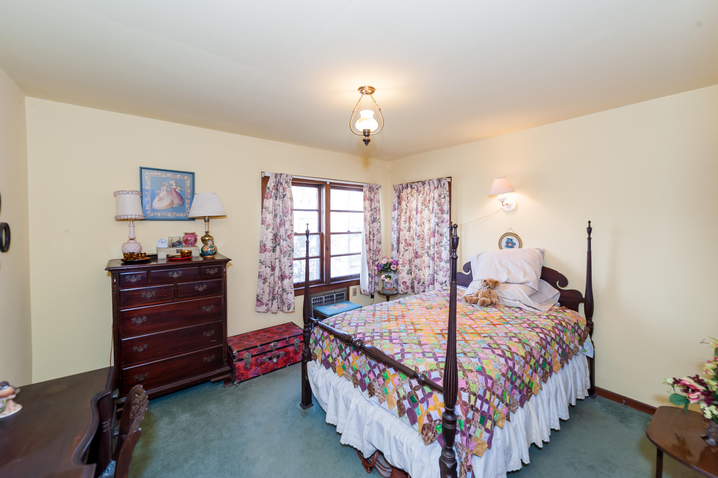 2454 Kennington Road Knoxville, TN 37917 - Photo 5 of 24 Bedroom 1 - Main Level (HW under carpet)