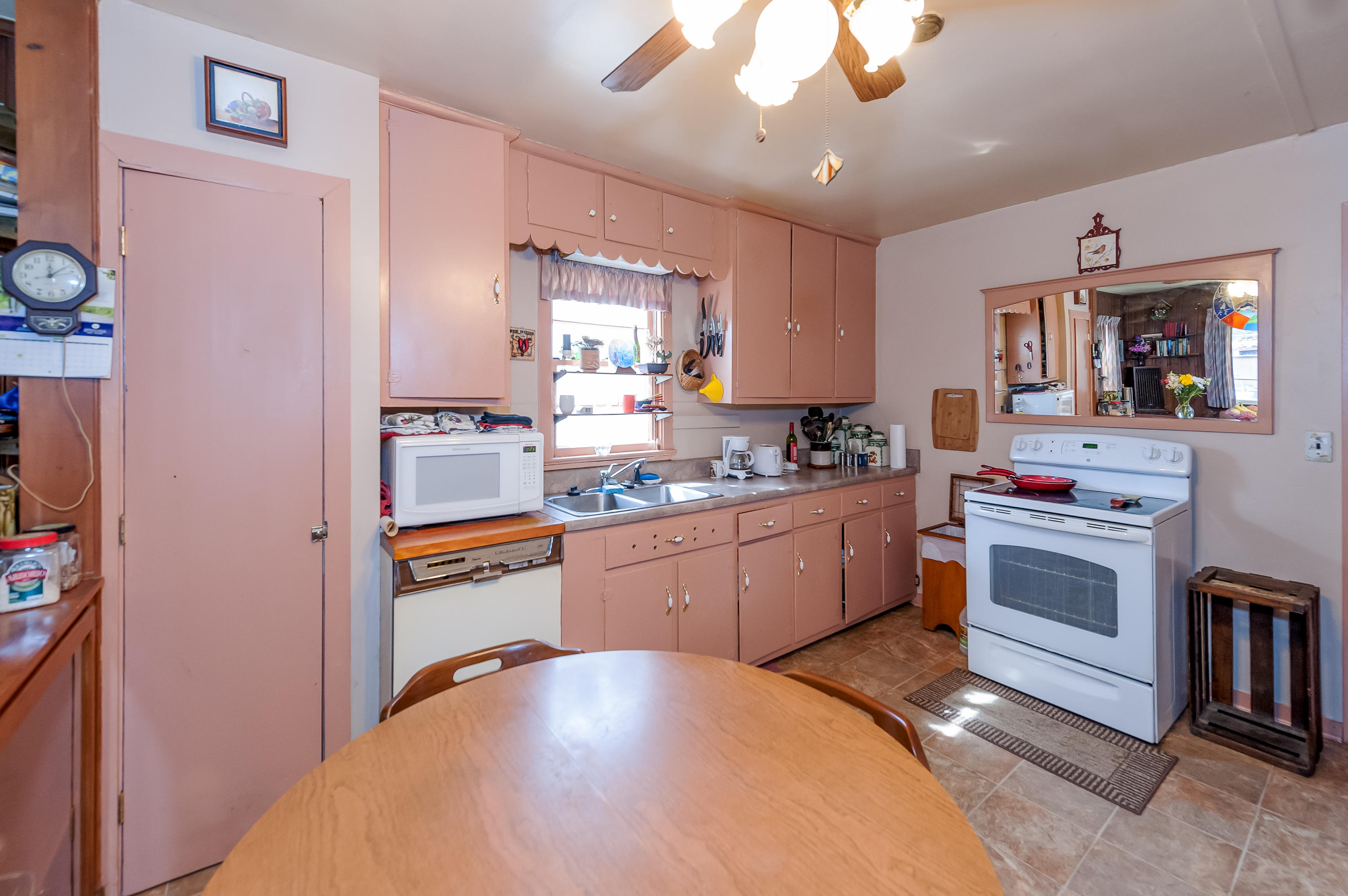 2454 Kennington Road Knoxville, TN 37917 - Photo 10 of 24 Kitchen