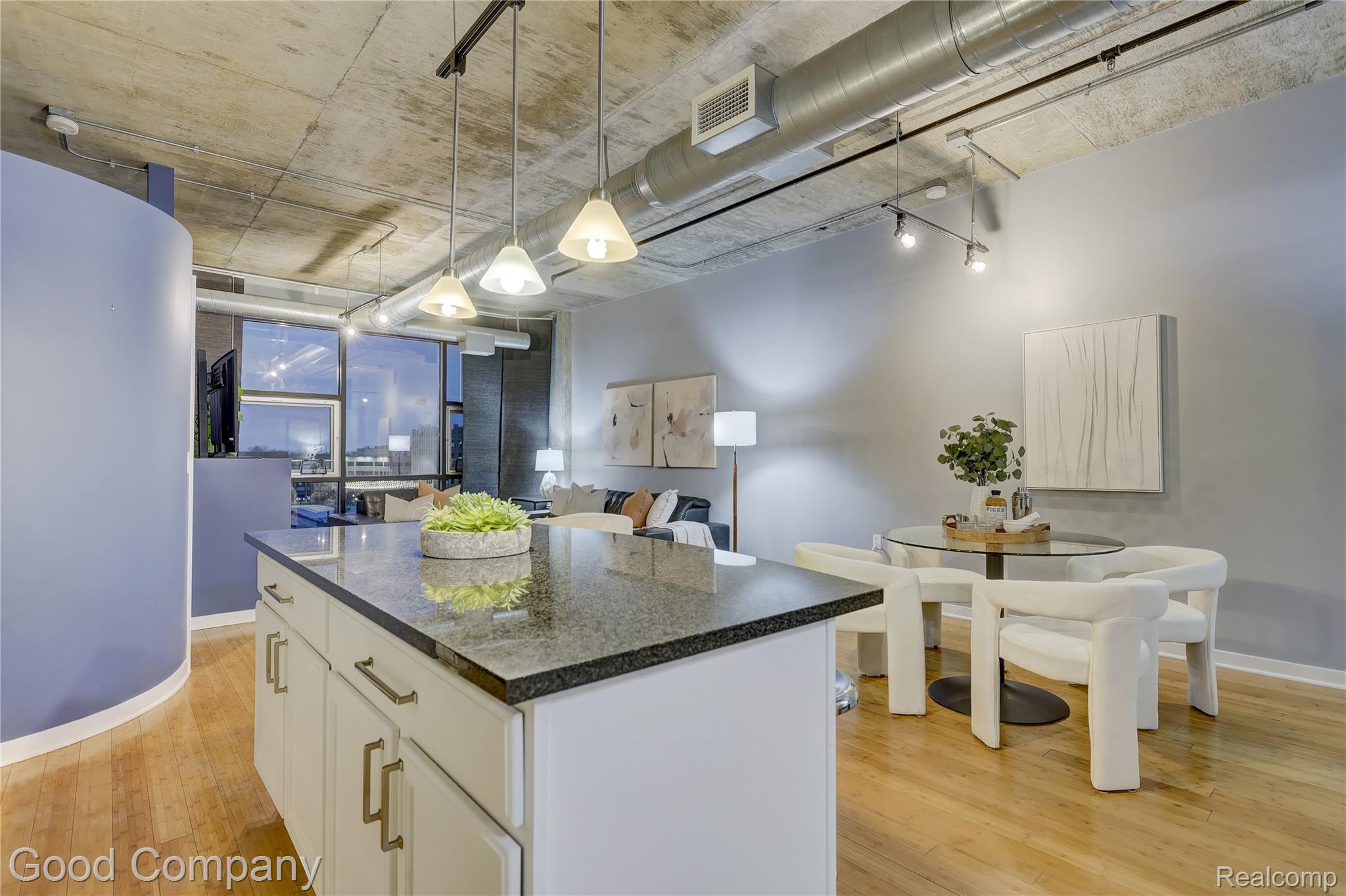 100 West Fifth Street, Unit 604 Royal Oak, MI 48067 - Photo 17 of 57 100 W. 5th St. #604-17.jpg
