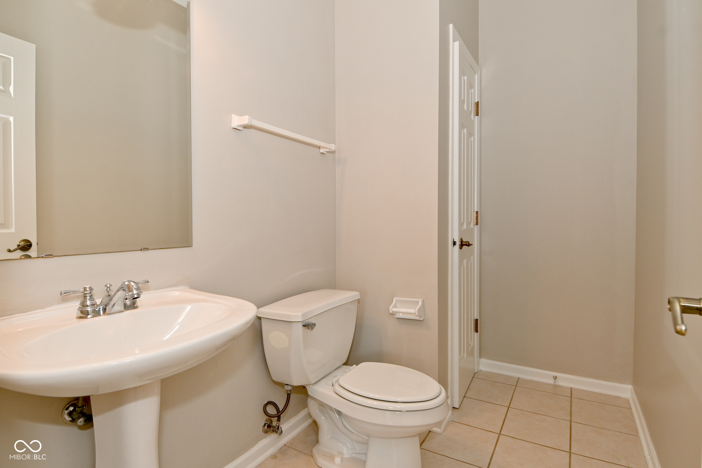 18690 Round Lake Road Noblesville, IN 46060 - Photo 13 of 36