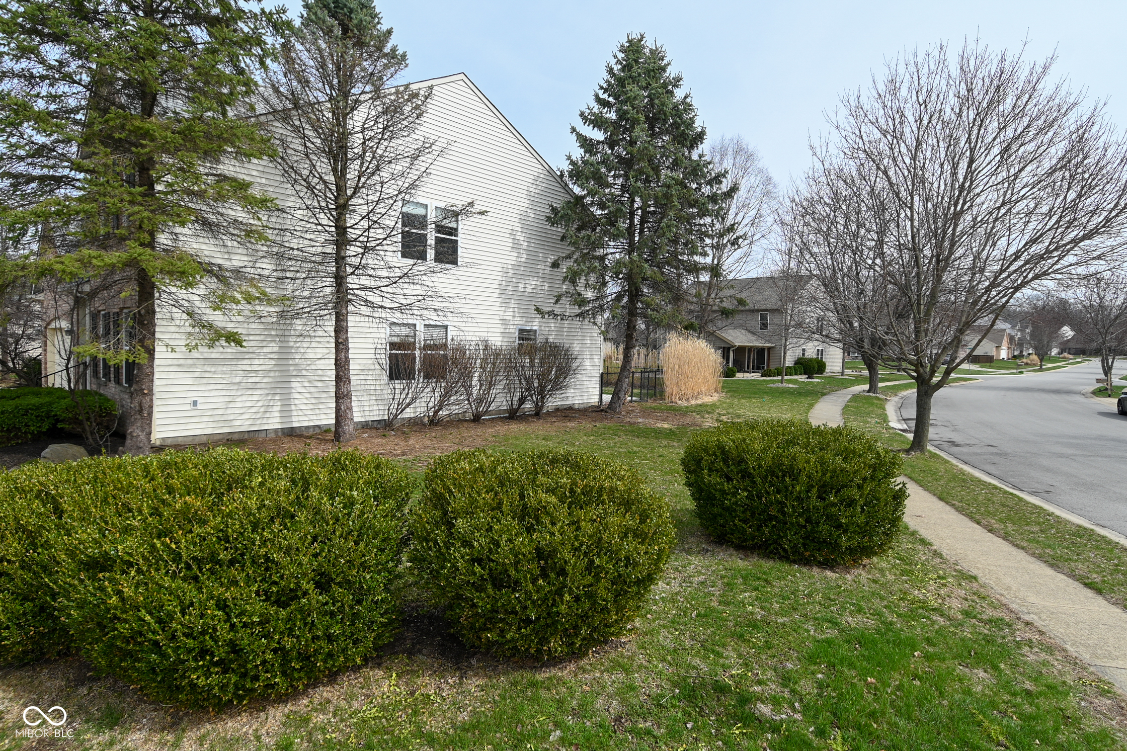 18690 Round Lake Road Noblesville, IN 46060 - Photo 3 of 36