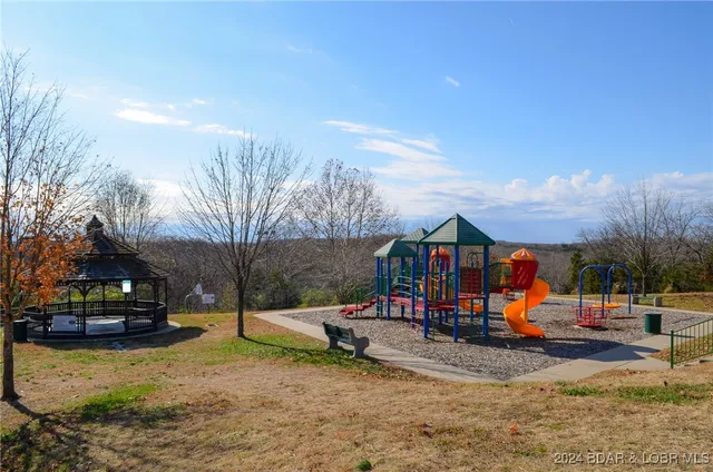 $4,950 | Lot 1016 Nassau Drive, Four Seasons, MO 65049