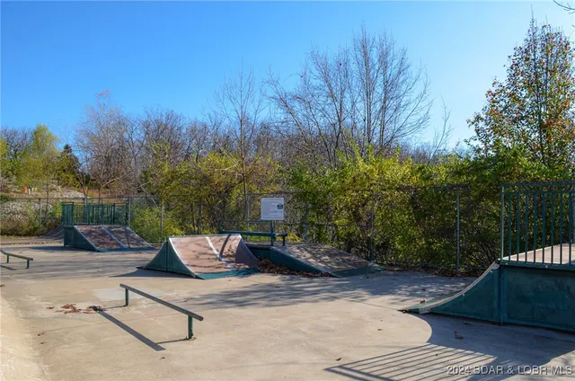 $4,950 | Lot 1016 Nassau Drive, Four Seasons, MO 65049