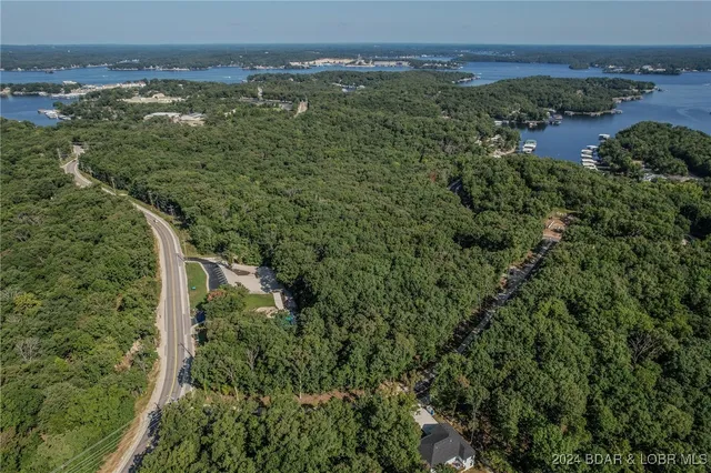 $4,950 | Lot 1016 Nassau Drive, Four Seasons, MO 65049