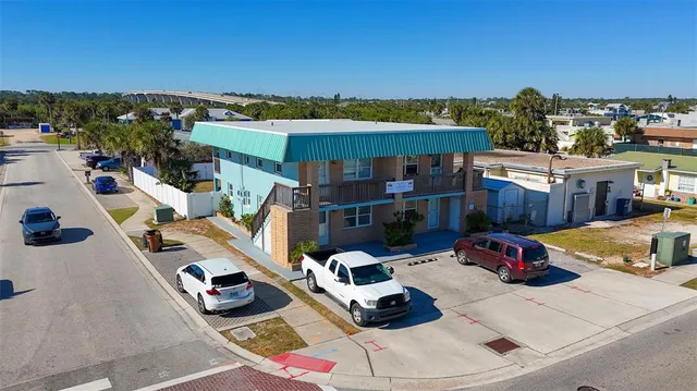 $2,000 | 212 South Daytona Avenue, Unit 2, Flagler Beach, FL 32136