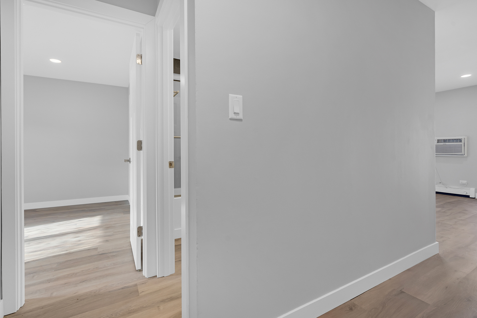 840 College Boulevard Addison, IL 60101 - Photo 4 of 8