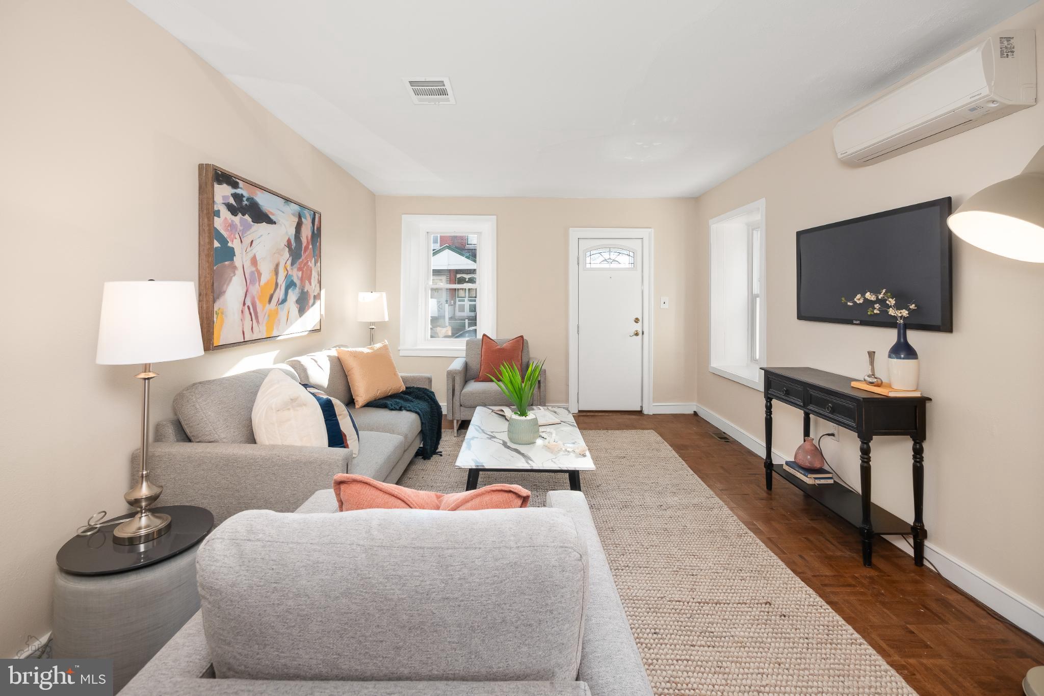 39 West Durham Street Philadelphia, PA 19119 - Photo 5 of 36 Bright and inviting living room.