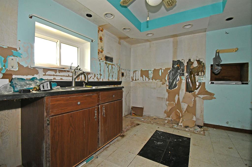 405 Upper Road Pittsburgh, PA 15228 - Photo 5 of 26 Gallery Image 5
