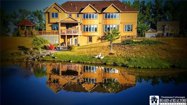 $874,900 | 9 Ryan Place, Pomfret, NY 14063