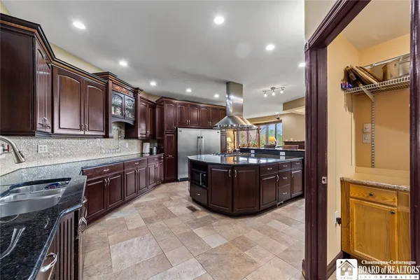 $874,900 | 9 Ryan Place, Pomfret, NY 14063