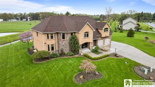 $874,900 | 9 Ryan Place, Pomfret, NY 14063