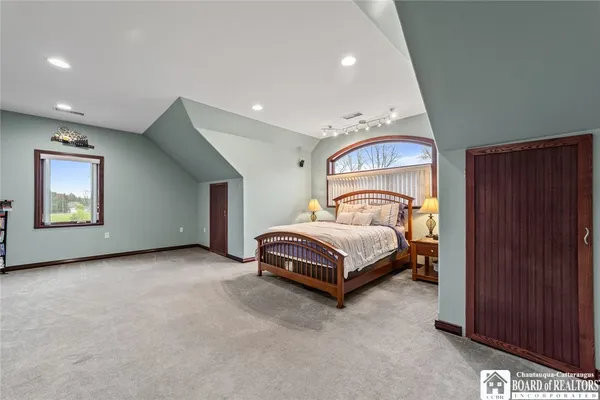 $874,900 | 9 Ryan Place, Pomfret, NY 14063
