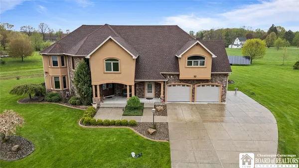 $874,900 | 9 Ryan Place, Pomfret, NY 14063