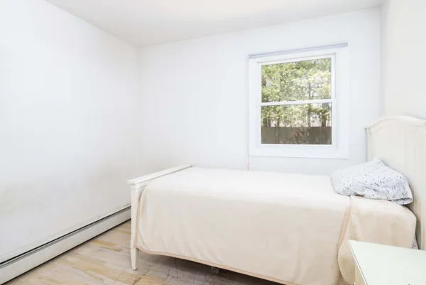 $25,000 | 41 Clinton Street, East Hampton, NY 11937