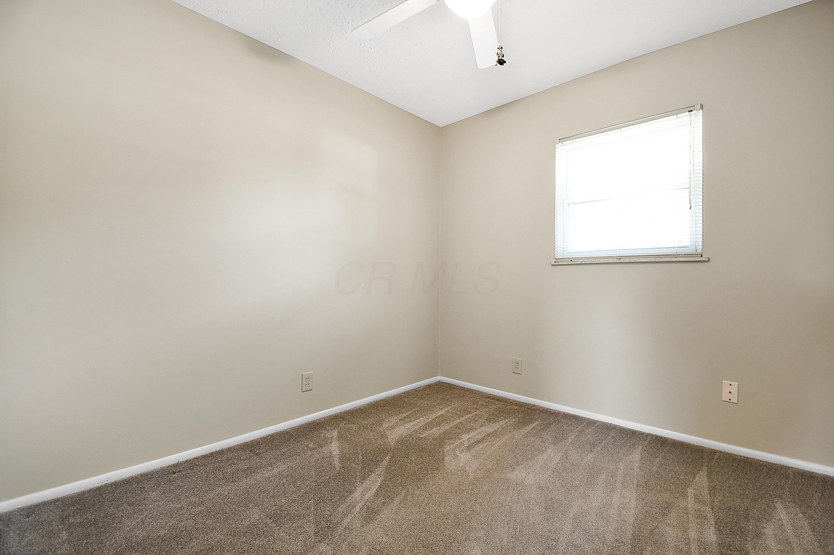 203 Lincolnshire Road Columbus, OH 43230 - Photo 12 of 35