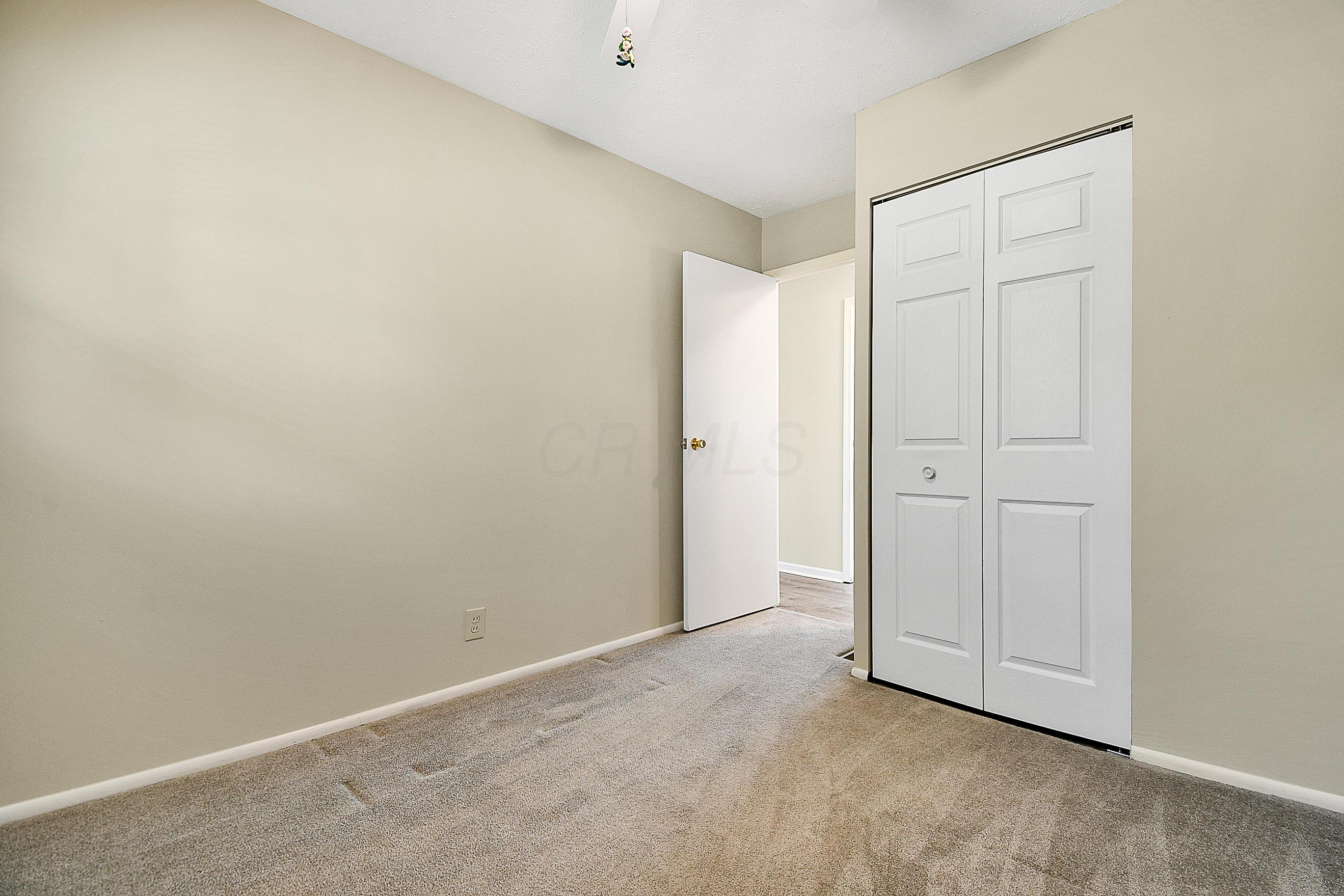 203 Lincolnshire Road Columbus, OH 43230 - Photo 13 of 35
