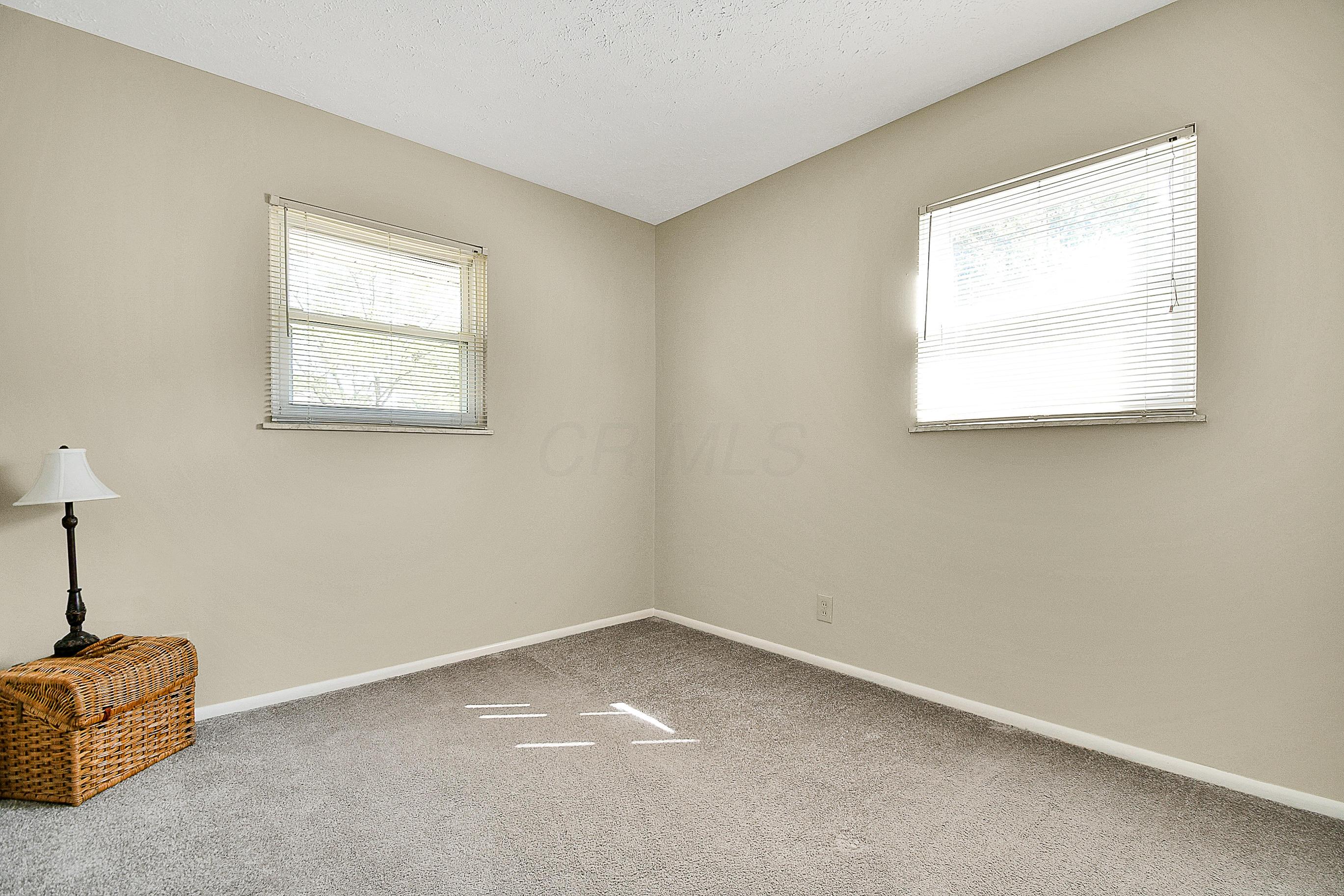 203 Lincolnshire Road Columbus, OH 43230 - Photo 14 of 35