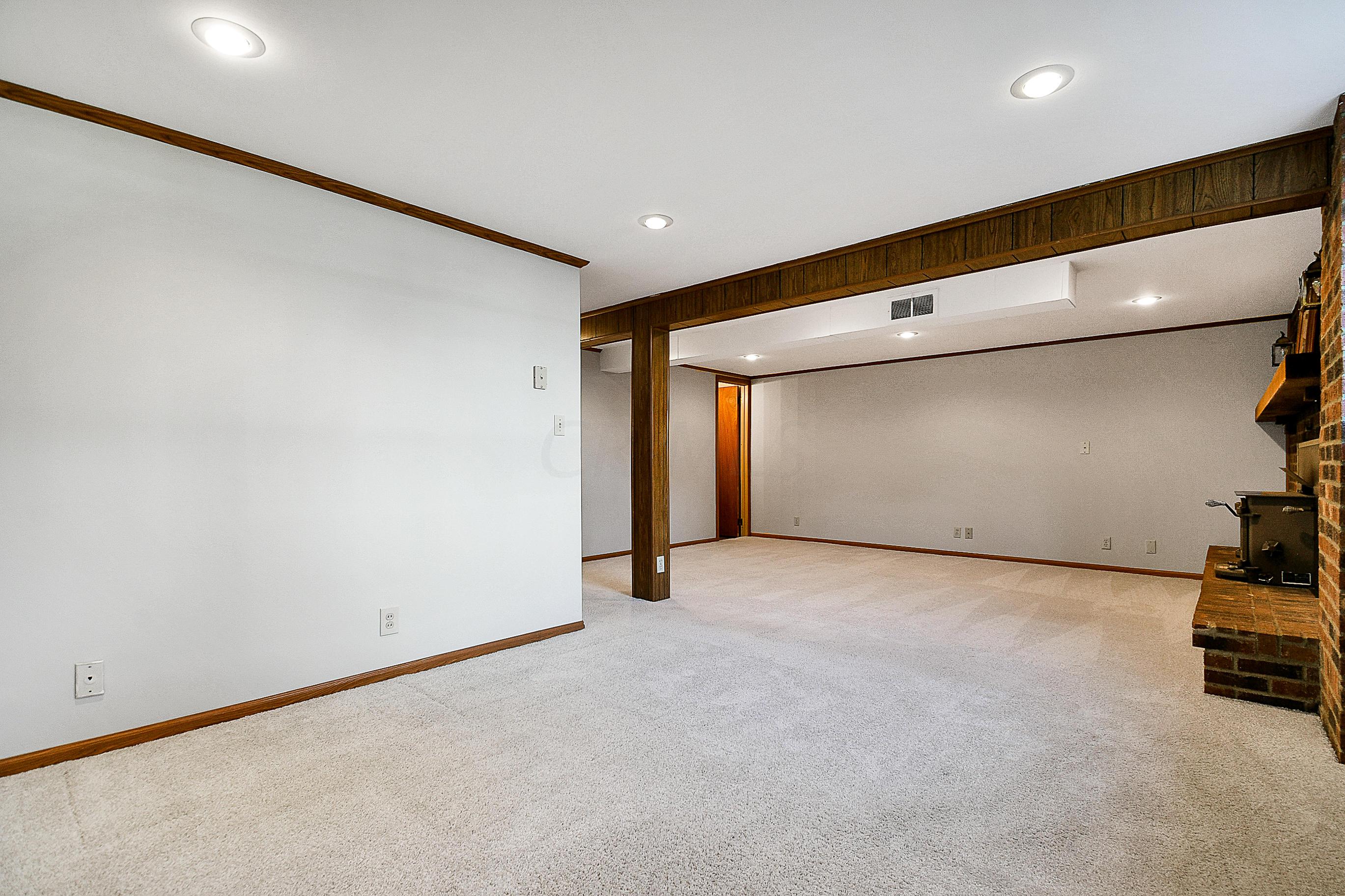 203 Lincolnshire Road Columbus, OH 43230 - Photo 22 of 35