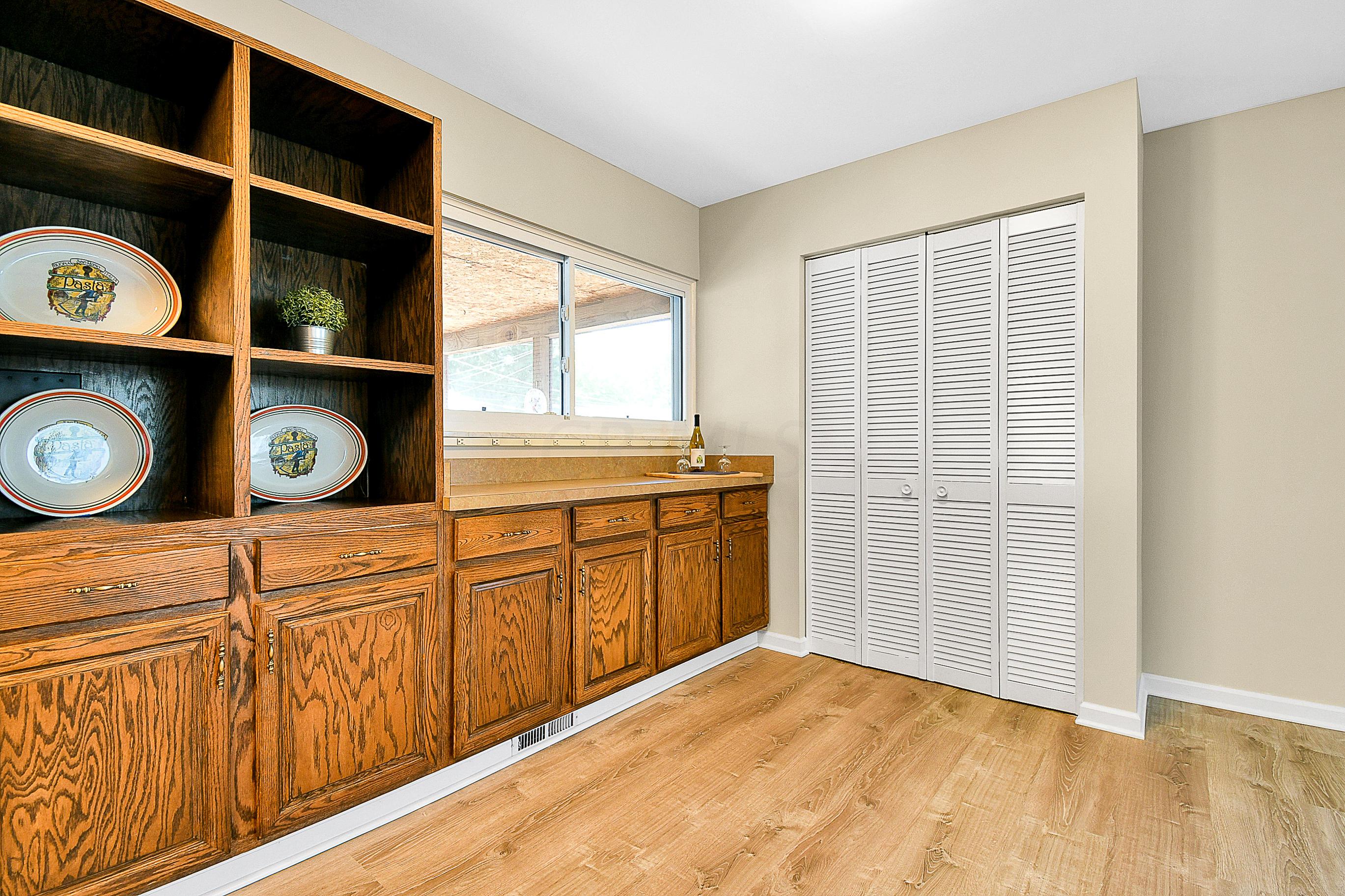 203 Lincolnshire Road Columbus, OH 43230 - Photo 10 of 35