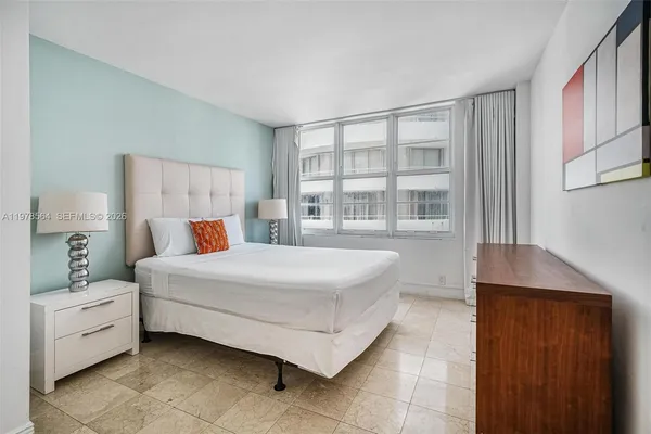 $4,850 | 5101 Collins Avenue, Unit 11B, Miami Beach, FL 33140